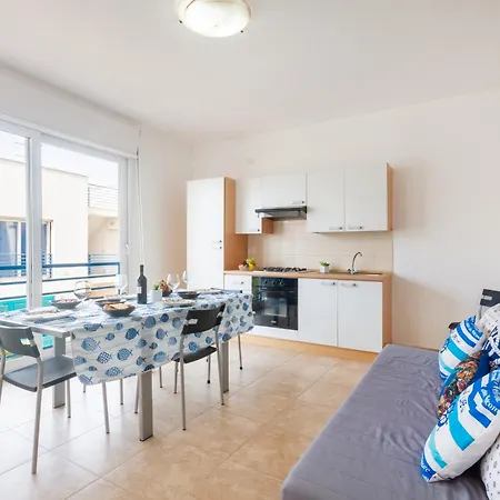 펜션 Dimora Riva Serena Con Piscina *