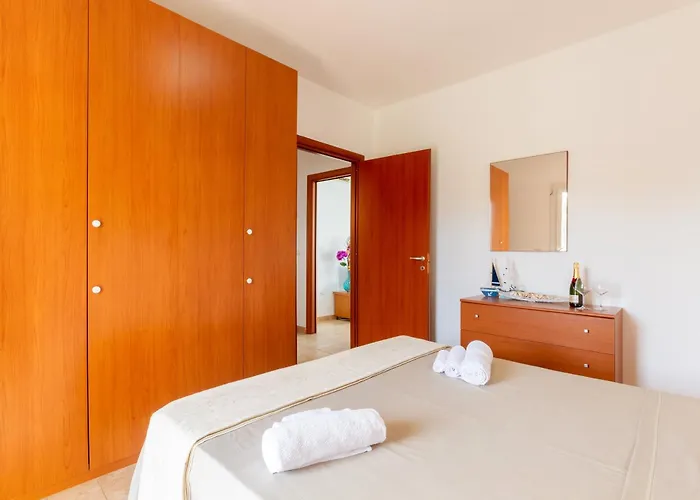 Dimora Riva Serena Con Piscina 度假居 *