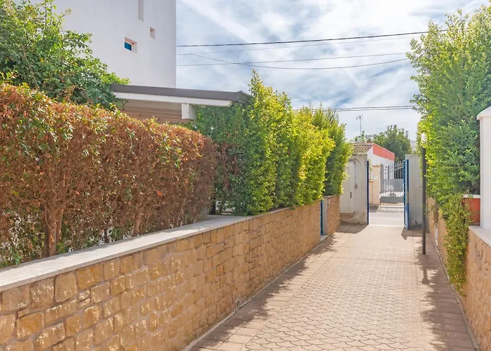 Dimora Riva Serena Con Piscina *