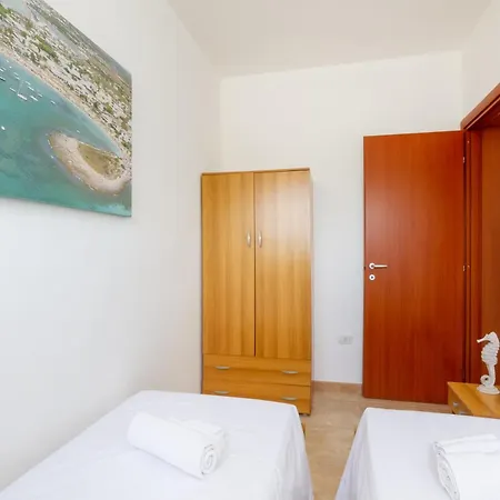 בית נופש Dimora Riva Serena Con Piscina *